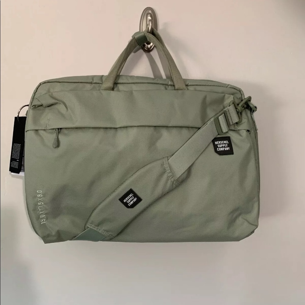 HERSCHEL SUPPLY COMPANY BRITANNIA XL NWT SHADOW